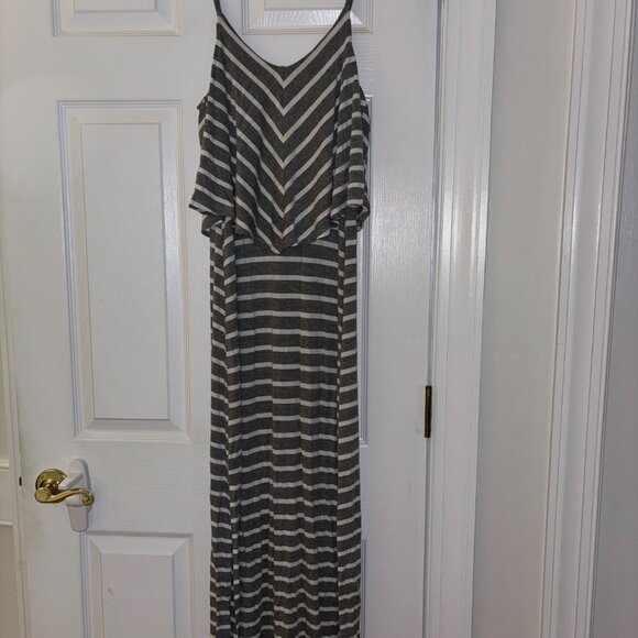 Mossimo Grey/White Striped maxi flounce dress size small - Picture 3 of 5